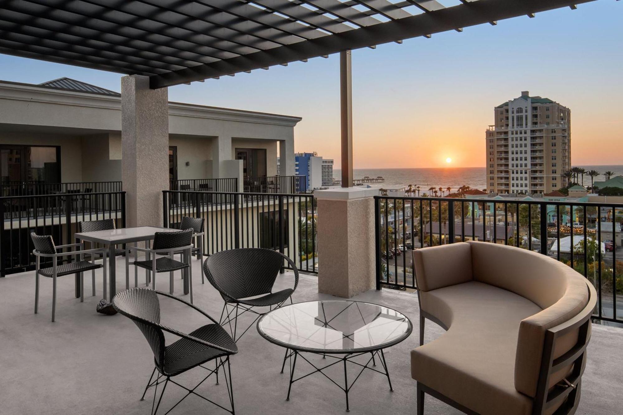 Courtyard By Marriott Clearwater Beach Exterior foto